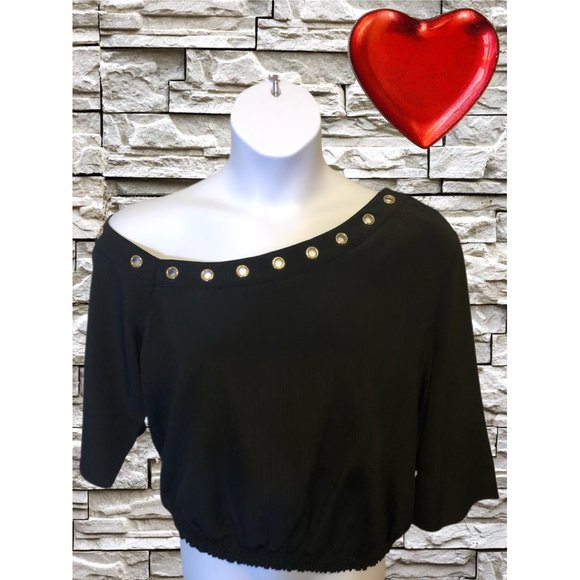 Jennifer Lopez Tops - SUPER SEXY OFF ONE SHOULDER CROP TOP